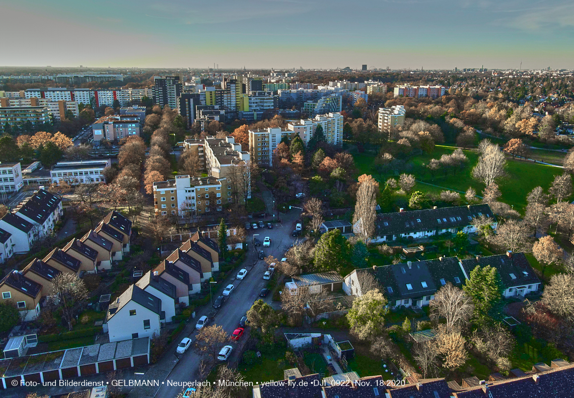 18.11.2020 - Marx-Zentrum und Wohnanalge Karl-Marx-Ring 52-62 in Neuperlach